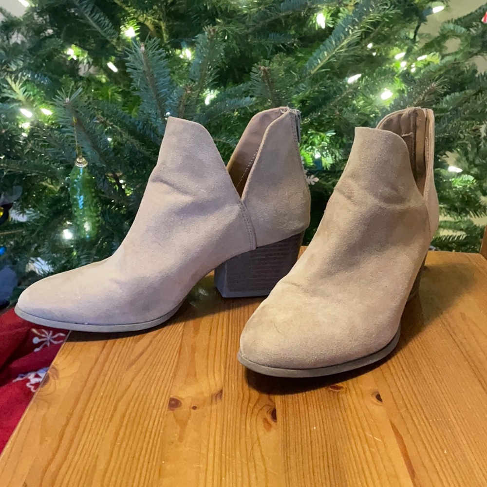 So suede booties